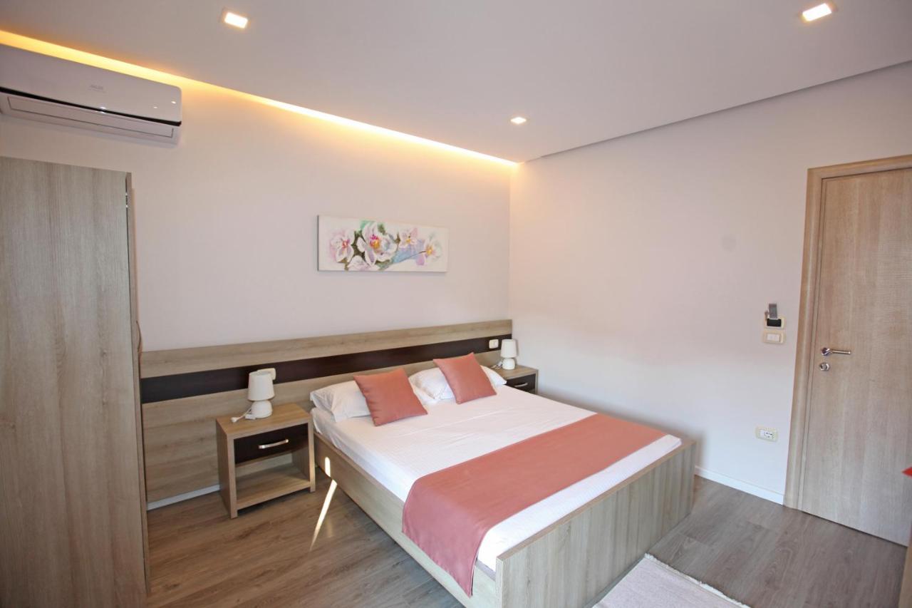 Hotel Star 3* Sarandë