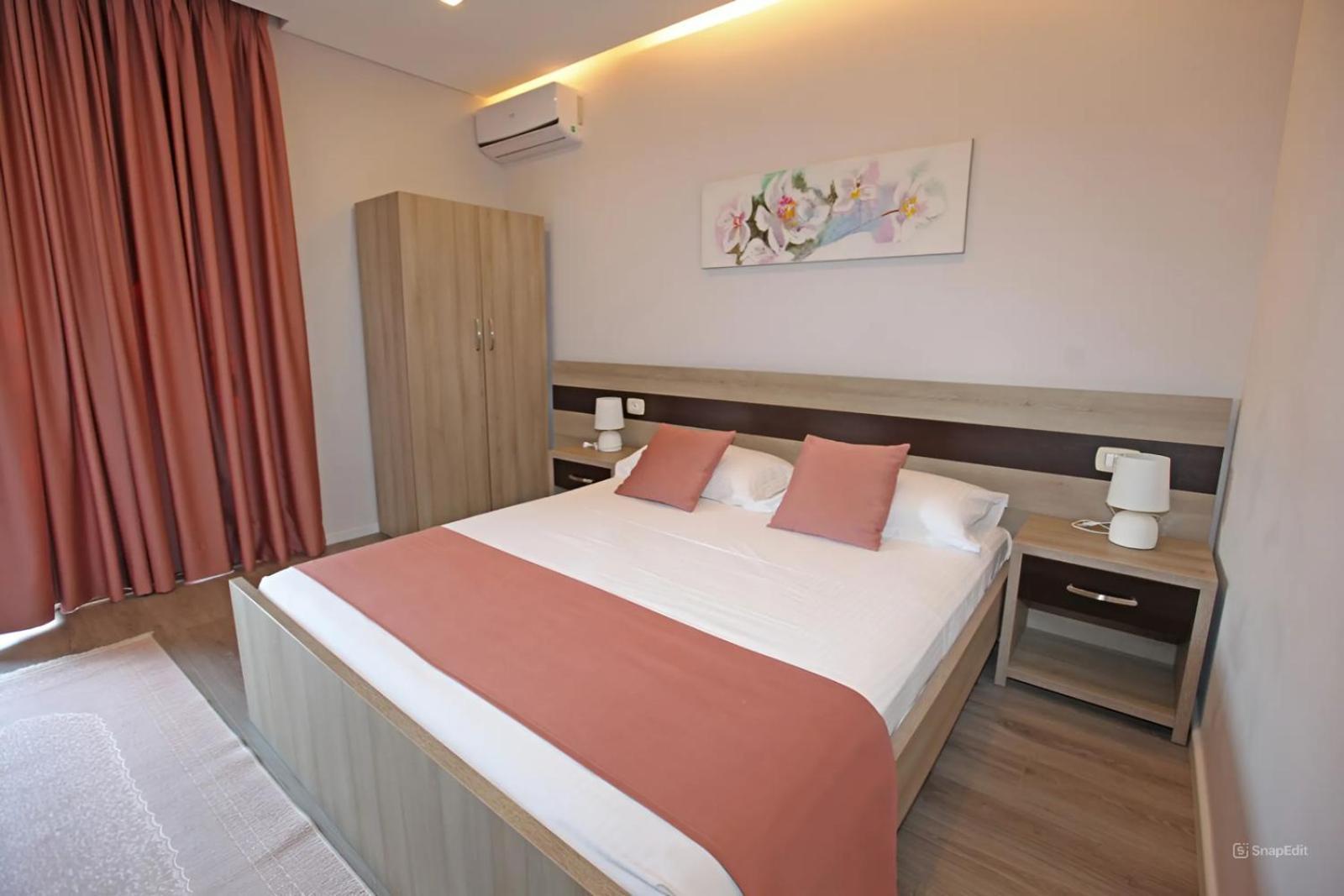 Hotel Star 3* Sarandë